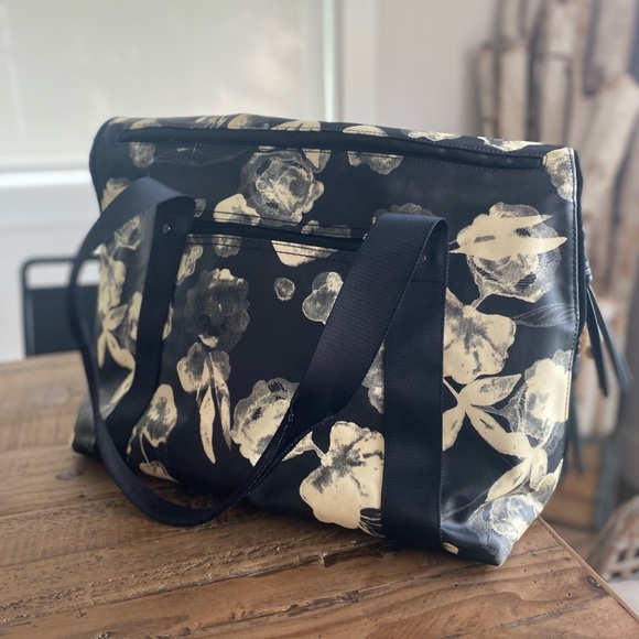 Lululemon RARE My Omies bag - Picture 4 of 5